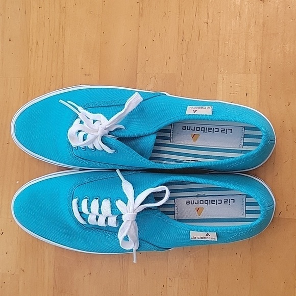 Liz Claiborne blue size 9.5 shoe - Picture 1 of 4
